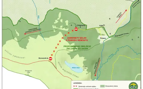 Mapa Karkonoszy z zaznaczonymi szlakami. Zamknięty szlak przy Pielgrzymach wymaga obejścia zielonym szlakiem.