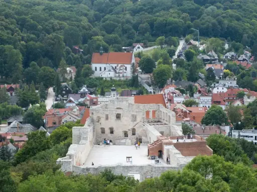 Ruiny zamku i miasteczko w Kazimierzu Dolnym. Wspaniałe kazimierz dolny atrakcje, które warto zobaczyć.
