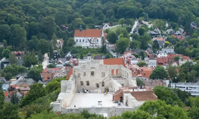 Ruiny zamku i miasteczko w Kazimierzu Dolnym. Wspaniałe kazimierz dolny atrakcje, które warto zobaczyć.